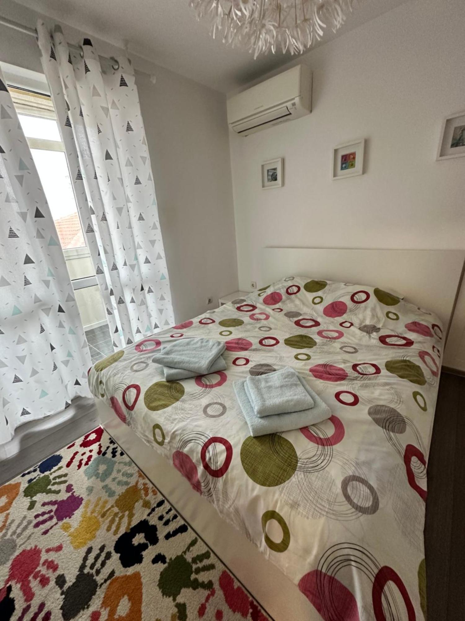 Briz Apartment; 2 Bdr; 6 Guests; Private Parking ヴァルナ エクステリア 写真